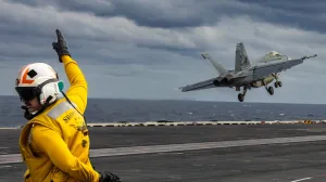 nosač aviona, američki avion, polijetanje aviona sa nosača/Facebook/uss Abraham Lincoln