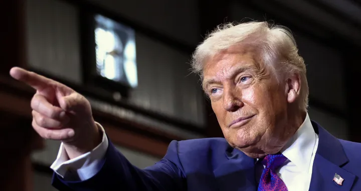 U.S. President Donald Trump points, as he visits Coosa Steel Corporation, in Rome, Georgia, U.S., February 19, 2026. REUTERS/Kevin Lamarque/Kevin Lamarque