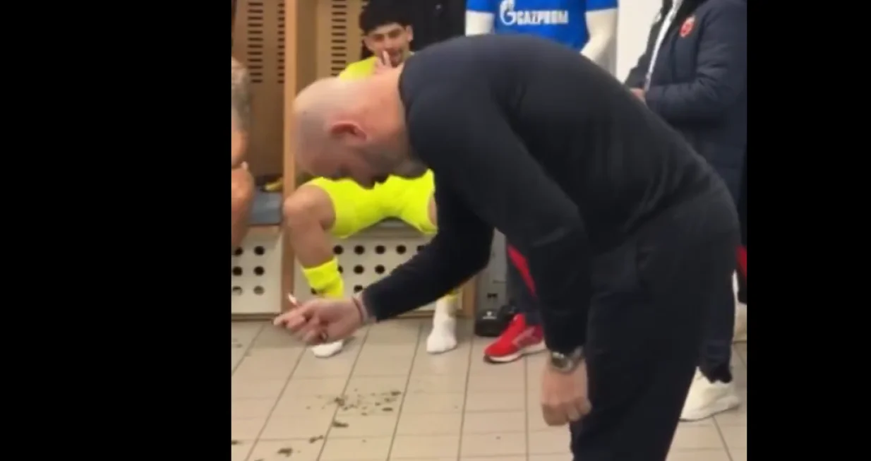 Dejan Stanković u&scaron;ao u svlčaionicu/Foto: 