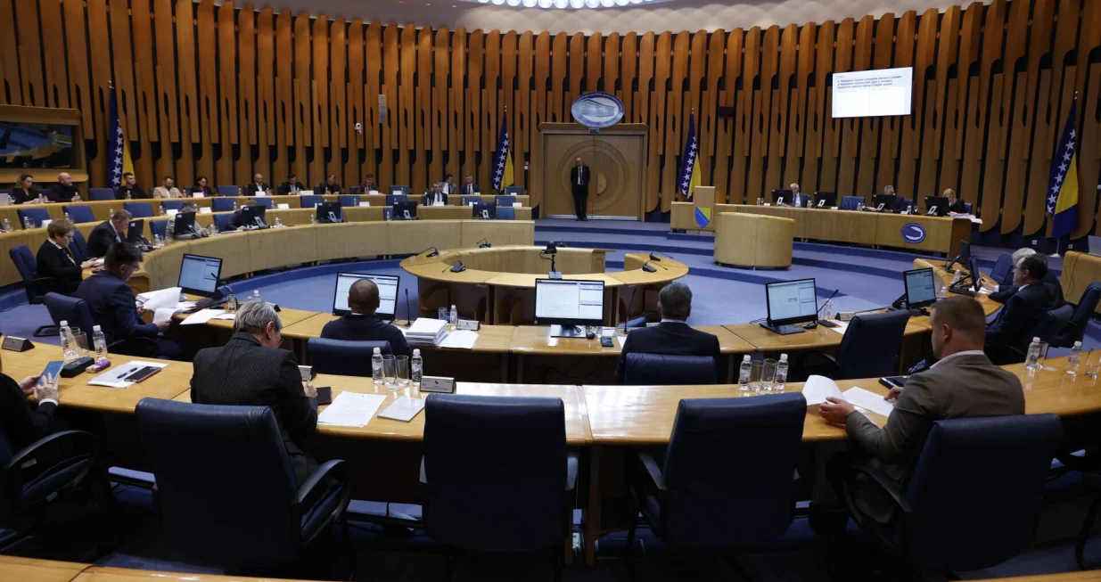 Dom naroda/Almir Razić Fena