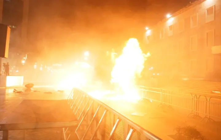 Demonstranti, protest, opozicija, Tirana, Albanija, sukob, policija, Molotovljevi kokteli/Anadolija