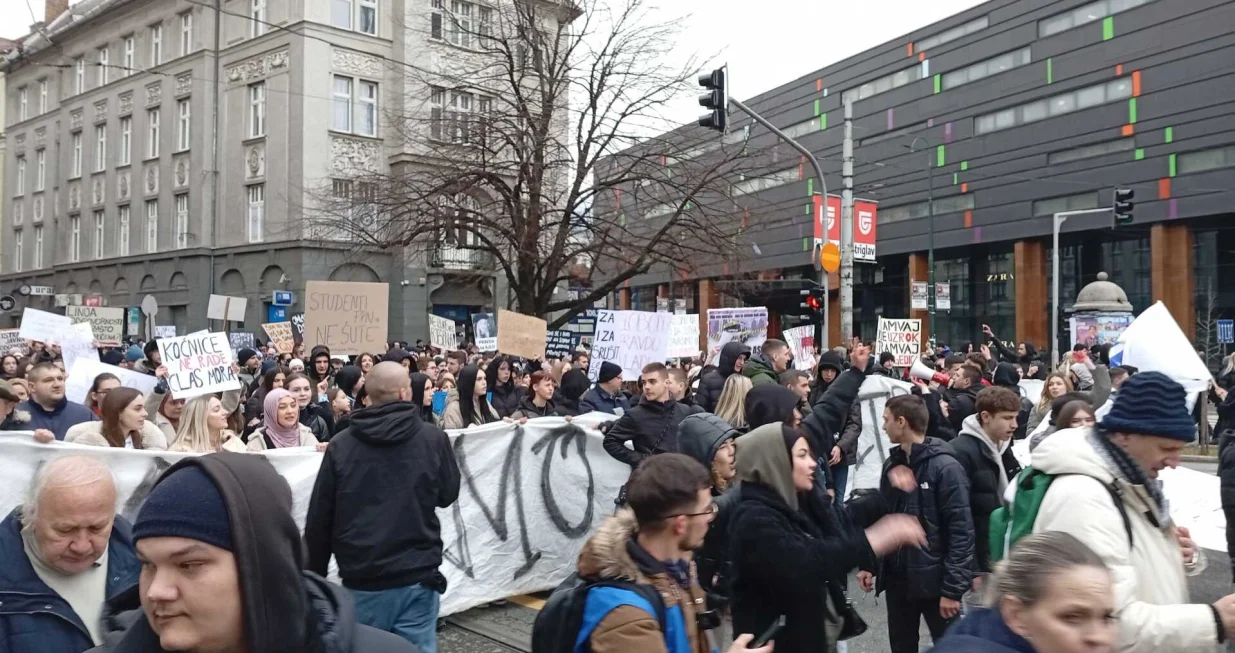 Protest u Sarajevu, građani, demonstranti, tramvajska nesreća/Amir Papić