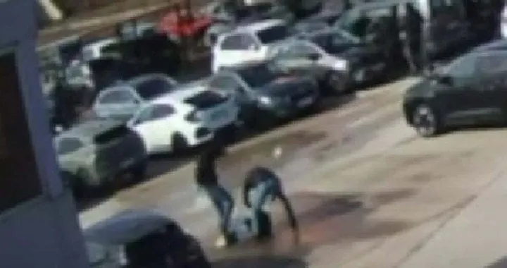 Tuča Torcide i Armade na zagrebačkom aerodromu (FOTO: Screenshot)/Foto: 