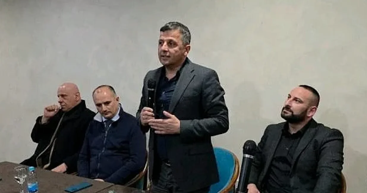 Neboj&scaron;a Vukanović na tribini u PrijedoruFoto: nebojsavukanovic.info/