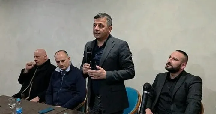 Neboj&scaron;a Vukanović na tribini u PrijedoruFoto: nebojsavukanovic.info/