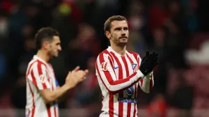 Soccer Football - LaLiga - Atletico Madrid v Real Betis - Riyadh Air Metropolitano, Madrid, Spain - February 8, 2026 Atletico Madrid's Antoine Griezmann applauds fans after the match REUTERS/Violeta Santos Moura/Foto: Violeta Santos Moura