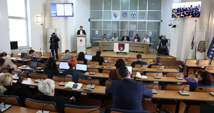 Skup&scaron;tina Kantona Sarajevo/Fena