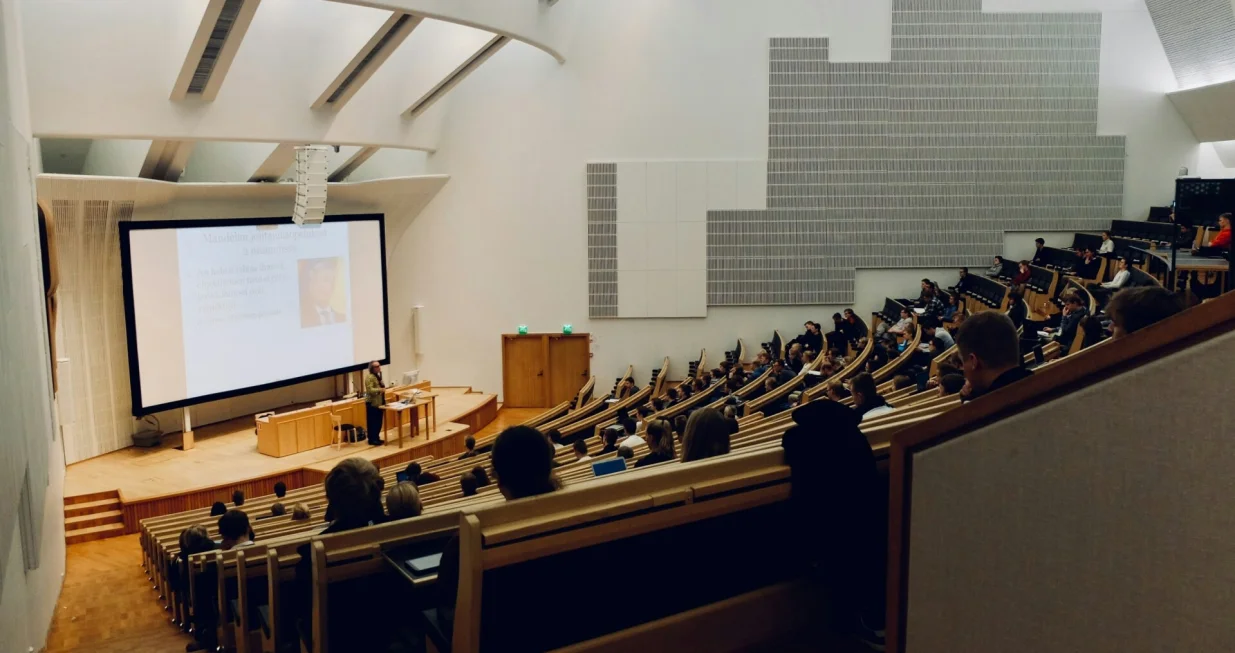 &Scaron;ta će biti sa studentima NUBL-a?/Ilustracija