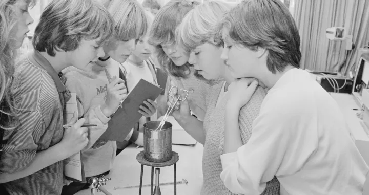 djeca, pro&scaron;lost, 80. godine, odrastanje, pro&scaron;lost/Nationaal Archief