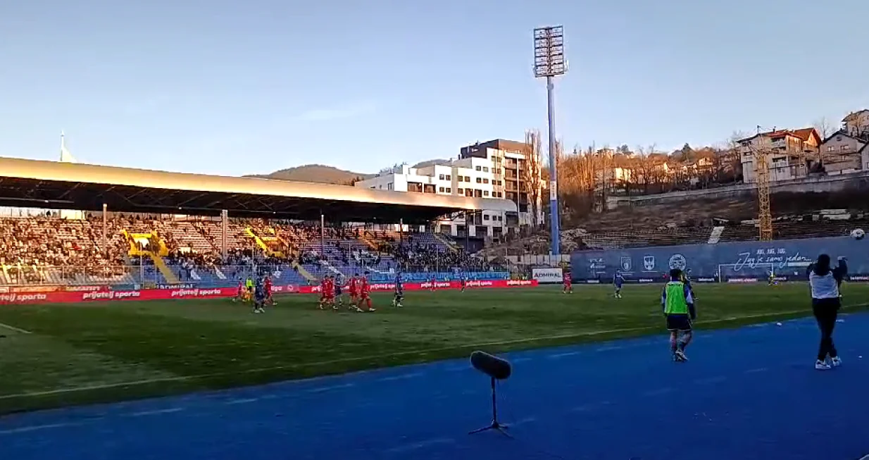 Reakcija navijača Željezničar - Sloga/Foto: 