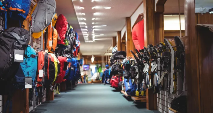 Prodavnica ruksaka uvela neobično pravilo/Wavebreak Media Ltd