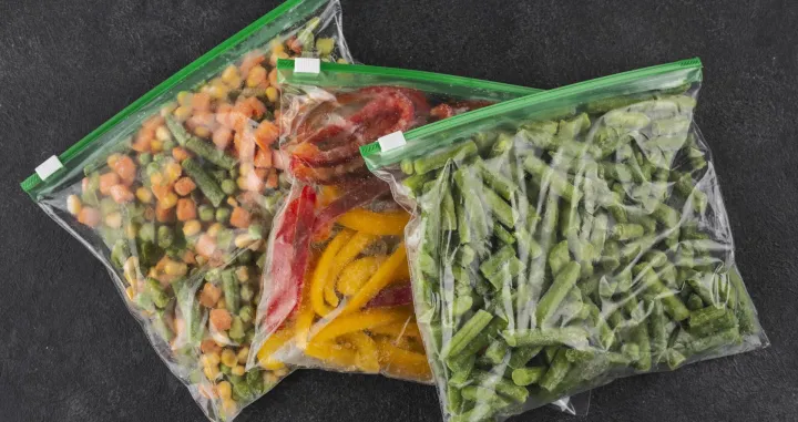 Ispu&scaron;taju &scaron;tetne hemikalije/Free Pik