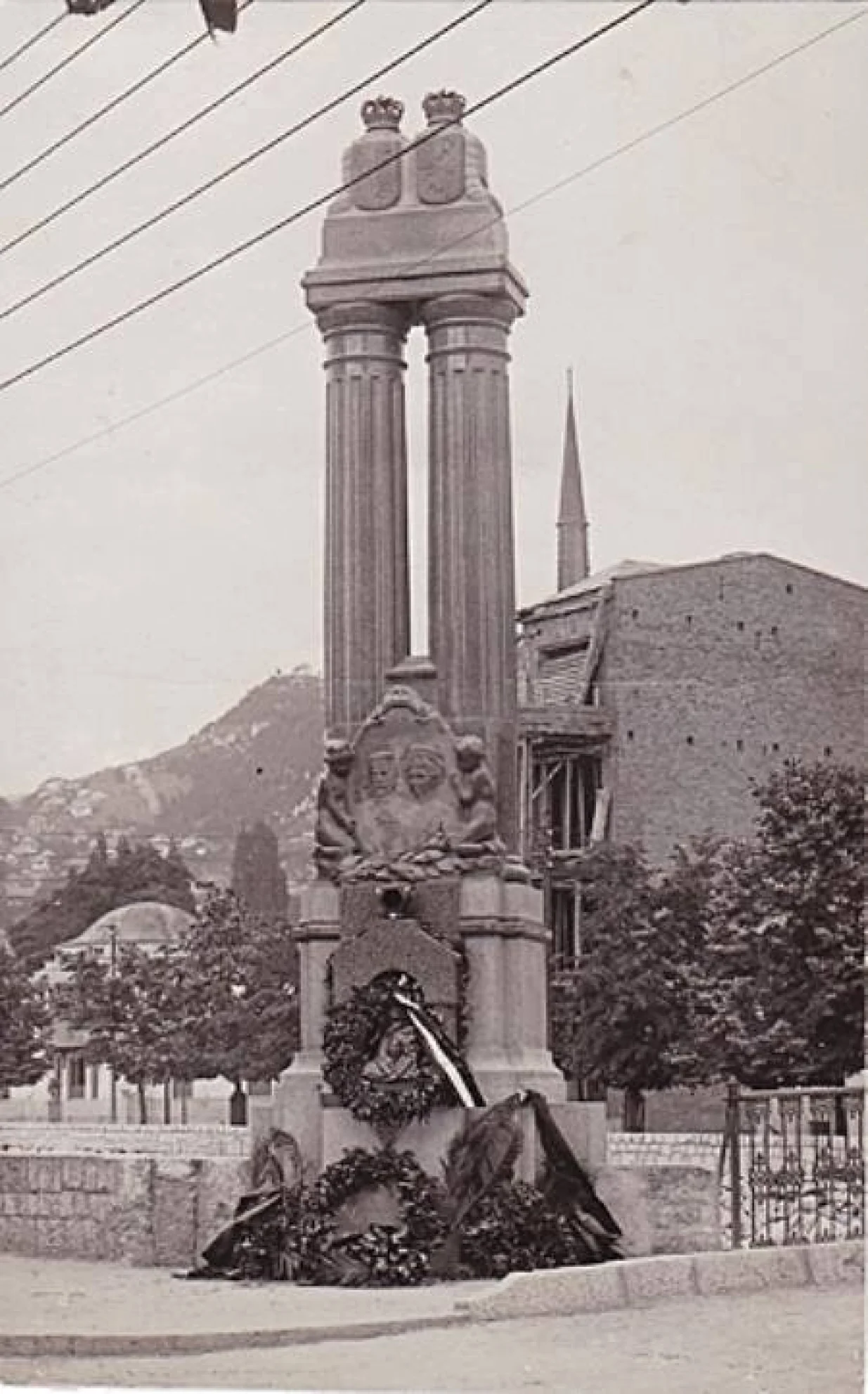 Na prijedlog Kluba SBiH na sjednici Gradskog vijeća Grada Sarajeva usvojena inicijativa za ponovnim postavljanjem spomenika Francu Ferdinandu i Sofiji/