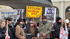 Protest, Sarajevo, tramvajska nesreća, performans, studenti Akademije likovne umjetnosti, kolege Erdoana Morankića/Amir Papić