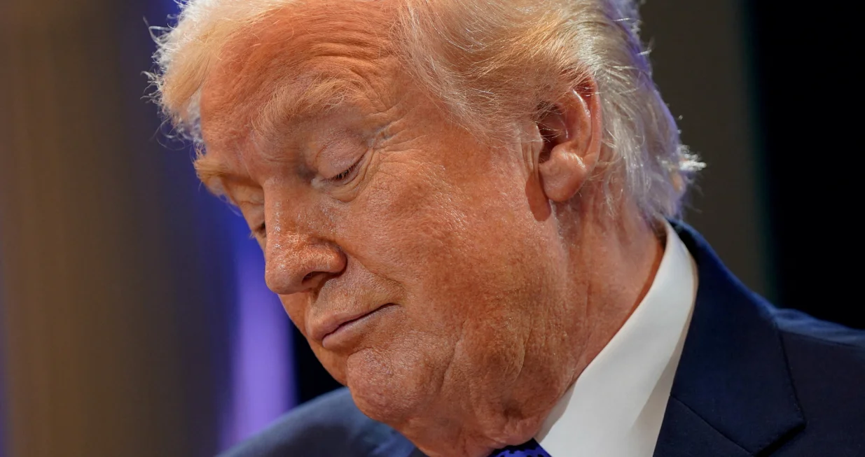 U.S. President Donald Trump attends a press briefing at the White House, following the Supreme Court's ruling that Trump had exceeded his authority when he imposed tariffs, in Washington, D.C., U.S., February 20, 2026. REUTERS/Elizabeth Frantz REFILE - CORRECTING MONTH/Elizabeth Frantz