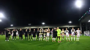 Soccer Football - UEFA Conference League - Play Off - Second Leg - Crystal Palace v Zrinjski Mostar - Selhurst Park, London, Britain - February 26, 2026 Zrinjski Mostar players look dejected after the match REUTERS/David Klein/Foto: David Klein
