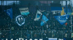 Manijaci sa barjacima/Foto: 