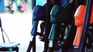 benzinska pumpa, gorivo, točenje goriva/Freepik