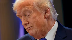 U.S. President Donald Trump attends a press briefing at the White House, following the Supreme Court's ruling that Trump had exceeded his authority when he imposed tariffs, in Washington, D.C., U.S., February 20, 2026. REUTERS/Elizabeth Frantz REFILE - CORRECTING MONTH/Foto: Elizabeth Frantz