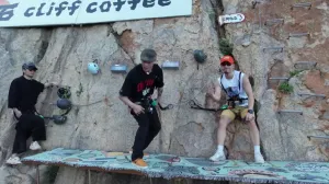 Kafić, Kina, litica, najekstremniji kafić/Prtsc