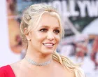 epa09614868 (FILE) - US singer Britney Spears arrives for the premiere of 'Once Upon a Time in Hollywood' at the TCL Chinese Theatre IMAX in Hollywood, Los Angeles, California, USA, 22 July 2019 (reissued 01 December 2021). Britney Spears turns 40 on 02 December 2021. EPA/NINA PROMMER *** Local Caption *** 56061576/Nina Prommer