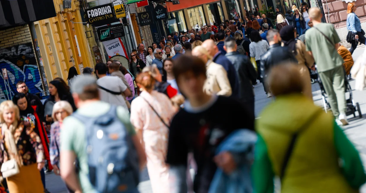 Dobro vrijeme &scaron;etnja galerija kraj aprila/Damir Deljo