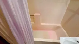 Kada, hotel, farbanje kose/Reddit