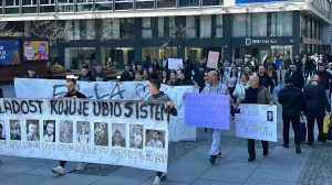 Krenula protestna šetnja; protest građana ispred zgrade Vlade Kantona Sarajevo/Aimir Papić