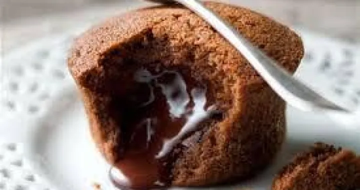 Čokoladni souffl&eacute;/