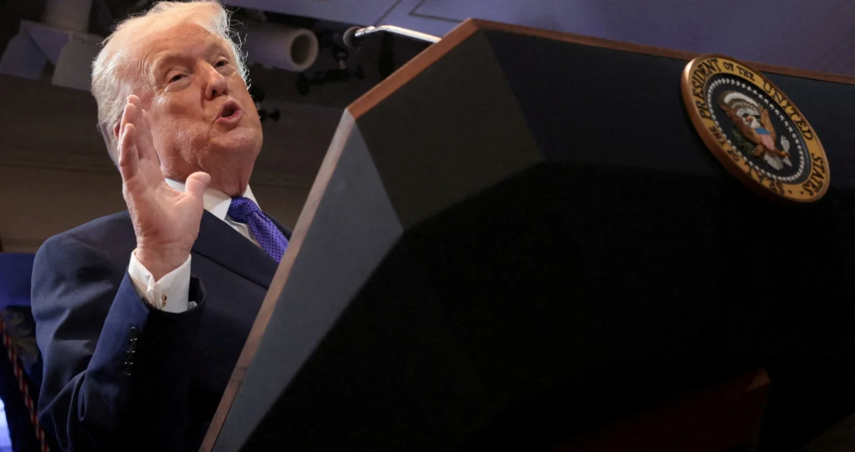 FILE PHOTO: U.S. President Donald Trump speaks at a press briefing at the White House, following the Supreme Court's ruling that he had exceeded his authority when he imposed tariffs, in Washington, D.C., U.S., February 20, 2026. REUTERS/Jonathan Ernst REFILE - CORRECTING MONTH/File Photo/Jonathan Ernst