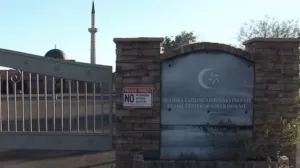 Napad se desio ispred džamije koju posjećuju Bošnjaci/Abc15