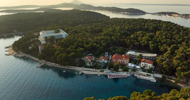 Lo&scaron;inj hotels/Jiri Lizler