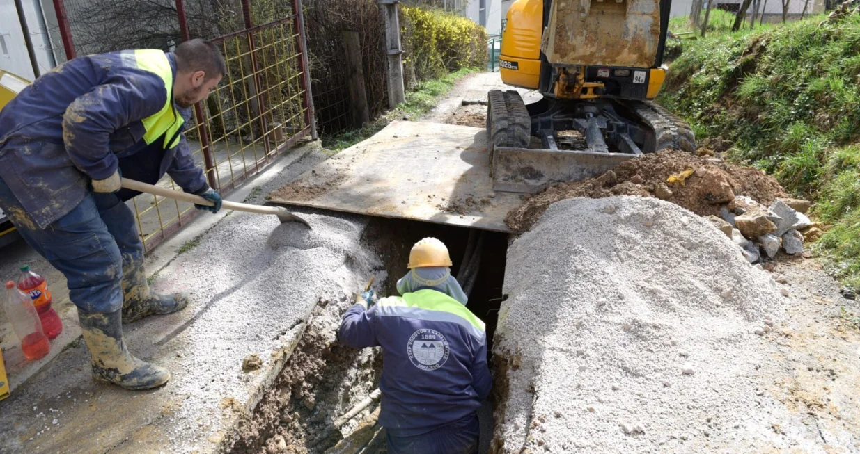 Redovne aktivnosti na održavanju vodovodnog sistema, popravak kvarova//