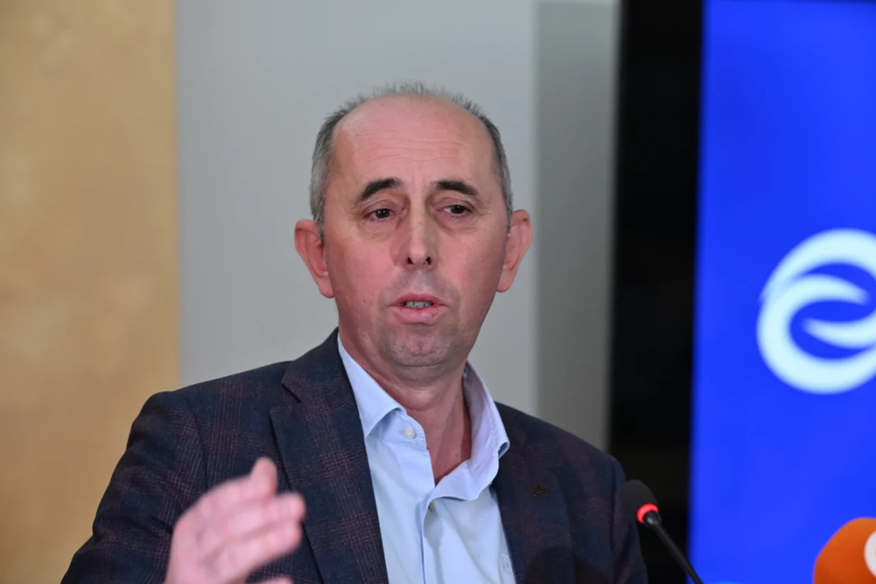 Adnan Kubat/ Andrej Bjelo&scaron;/