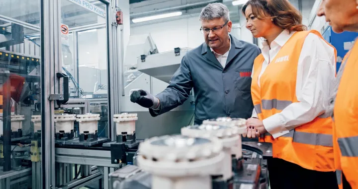 Tanja Fajon je u februaru 2026. u okviruregionalne posete vlade Gorenjskoj posetila četiri vodeća slovenačka tehnolo&scaron;ka preduzeća/Ministarstvo Vanjskih I Evropskih Poslova Republike Slovenije