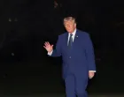 U.S. President Donald Trump waves as he arrives at the White House from Florida, in Washington, D.C., U.S., March 9, 2026. REUTERS/Evelyn Hockstein/Evelyn Hockstein