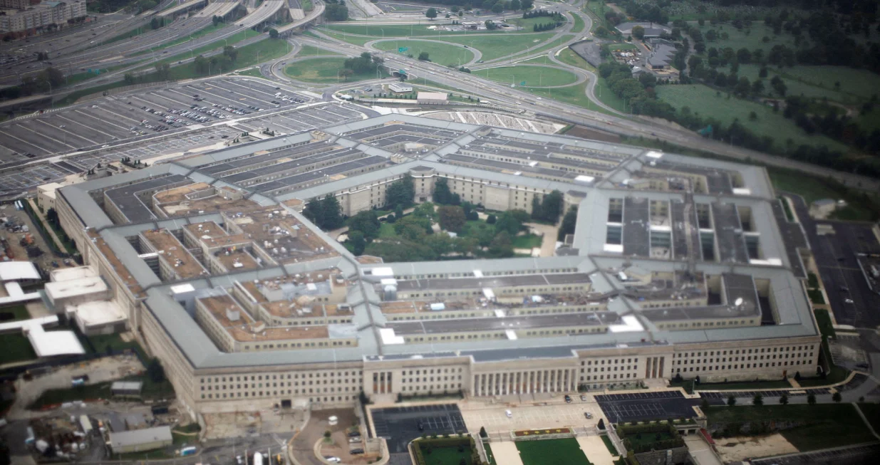 FILE PHOTO: Aerial view of the United States military headquarters, the Pentagon, September 28, 2008. REUTERS/Jason Reed/File Photo/Jason Reed