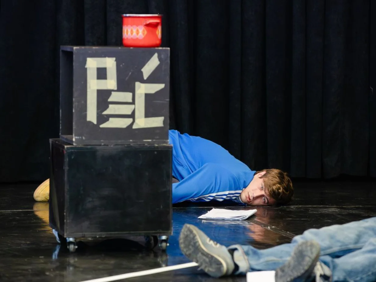 Iz predstave Logor/Golgota/