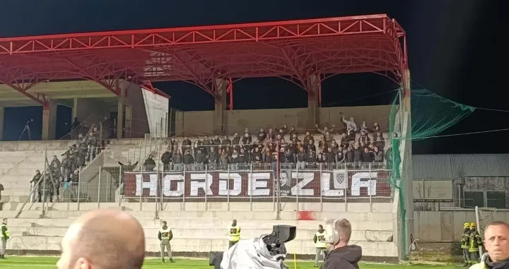 Zajedničko navijanje Hordi zla i Red Armyja/Foto: 