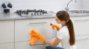 Masni ormarići nestaju za tren/Free Pik