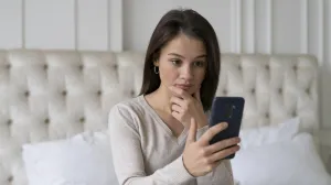 Oči suhe i umorne od ekrana//