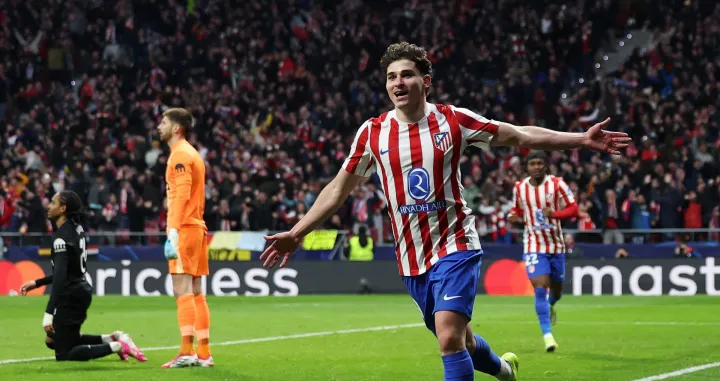 Soccer Football - UEFA Champions League - Round of 16 - First Leg - Atletico Madrid v Tottenham Hotspur - Riyadh Air Metropolitano, Madrid, Spain - March 10, 2026 Atletico Madrid's Julian Alvarez celebrates scoring their fifth goal REUTERS/Violeta Santos Moura  TPX IMAGES OF THE DAY/Foto: Violeta Santos Moura