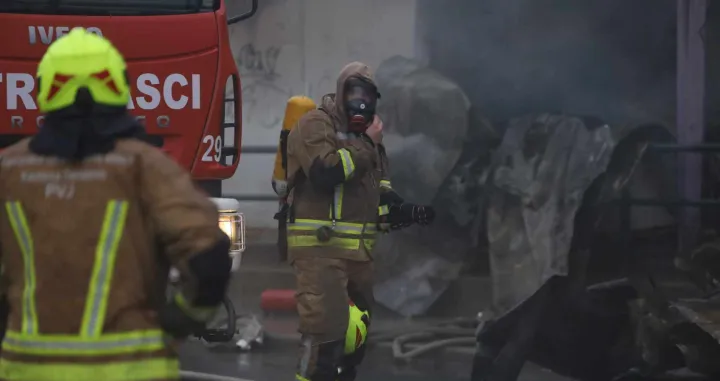 Požar na pijaci Kvadrant, Otoka Sarajevo, vatrogasci/Senad Gubelić/