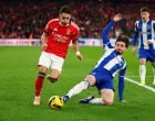 Soccer Football - Primeira Liga - Benfica v FC Porto - Estadio da Luz, Lisbon, Portugal - March 8, 2026 FC Porto's Martim Fernandes in action with Benfica's Amar Dedic REUTERS/Pedro Nunes/Foto: Pedro Nunes