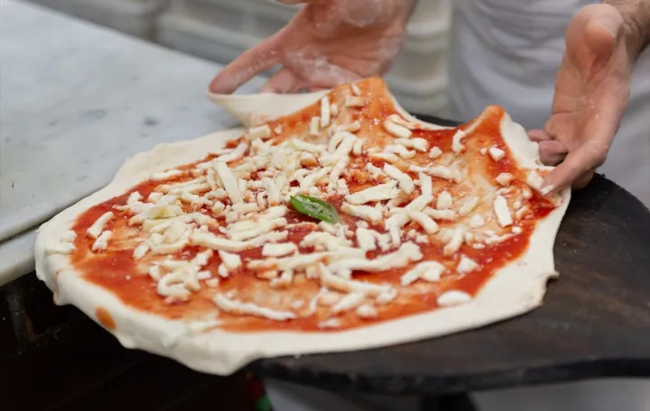 Pizza je sada&scaron;nji oblik počela poprimati od 16. vijeka/Anadolija/