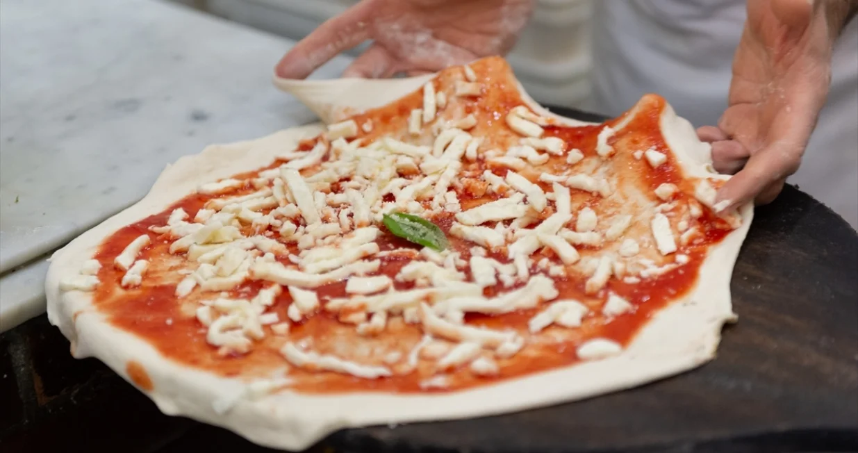 Pizza je sada&scaron;nji oblik počela poprimati od 16. vijeka/Anadolija/