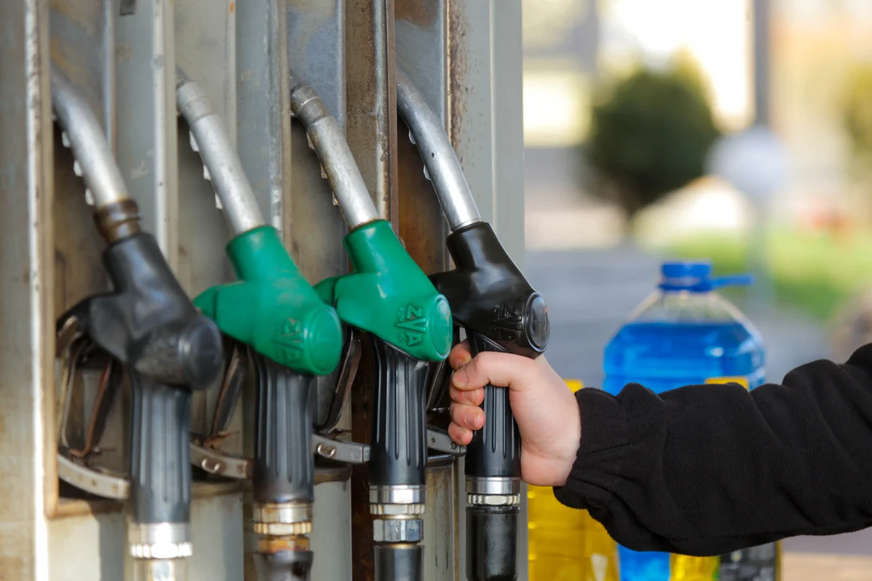 Ilustracije benzinske pumpe/Damir Deljo