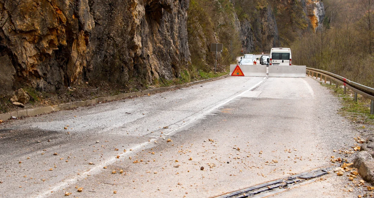 Stanje na putu Sarajevo Foca. Dionica Dobro polje - Miljevina/Damir Deljo