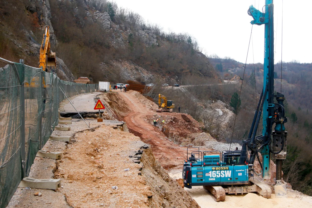 Stanje na putu Sarajevo Foca. Dionica Dobro polje - Miljevina/Damir Deljo