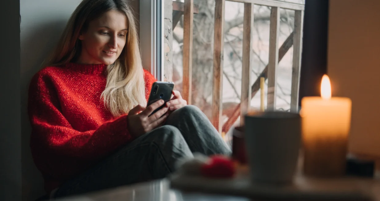 Aplikacije za dopisivanje često služe i za prevare/ Ilustracija/Canva/